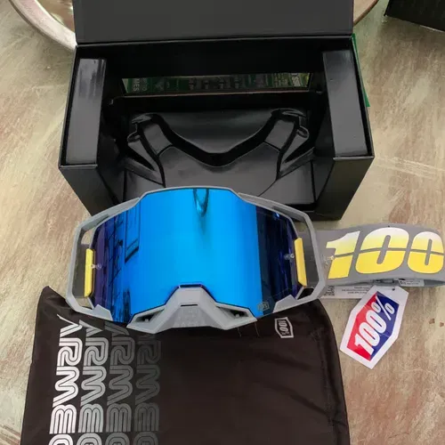 New 100% Armega Goggles