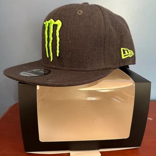 Sale! Monster Athlete Only With Exclusive Box 
