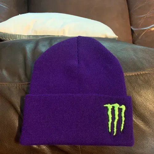 Neff monster clearance energy beanie