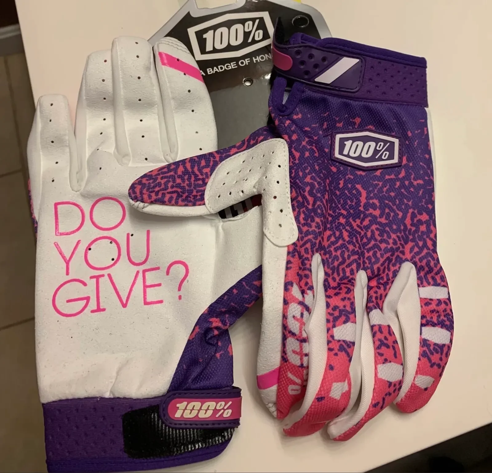 New 100 Percent Gloves Size Large