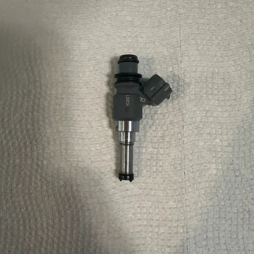 New! OEM YZ250F INJECTOR 