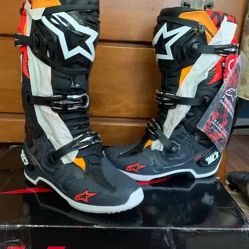 Brand New!! Tech10 - Size 7