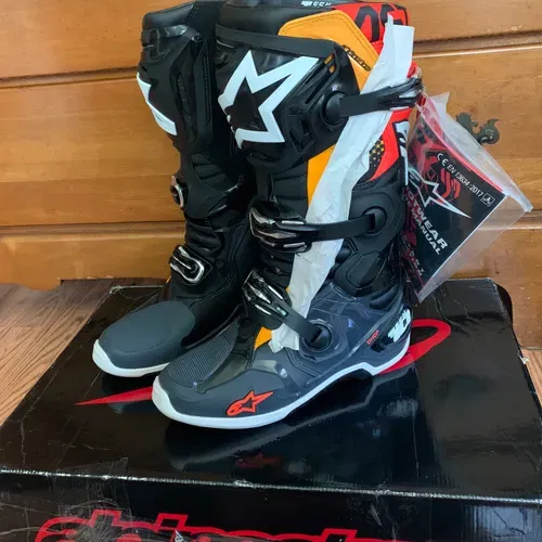 Brand New!! Tech10 - Size 7