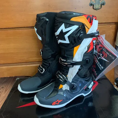 Brand New!! Tech10 - Size 7