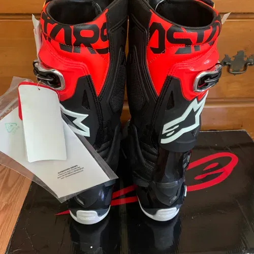 Brand New!! Tech10 - Size 7