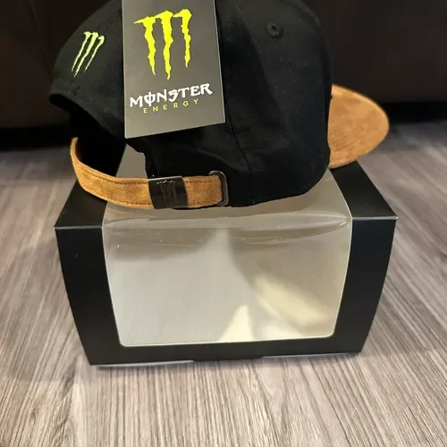 New Era Monster Hat With Exclusive Box 