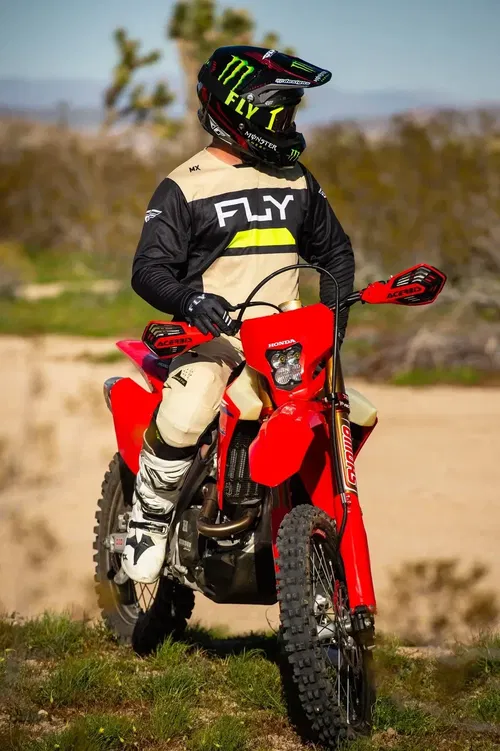 Fly Racing Kinetic Youth Motocross & Mountain Bike Gloves - Protective Gloves