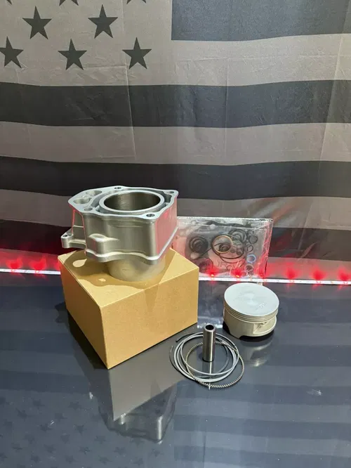 Honda Pioneer 500 - Cylinder / Piston / Gaskets