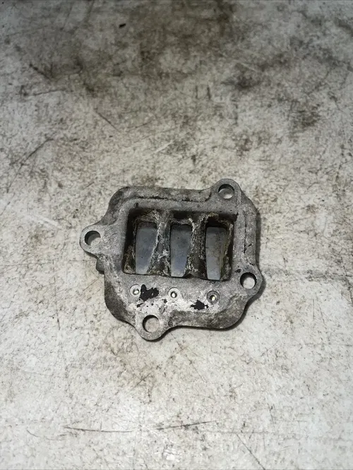1996 YAMAHA OEM REED VALVE 300-13610-04-00