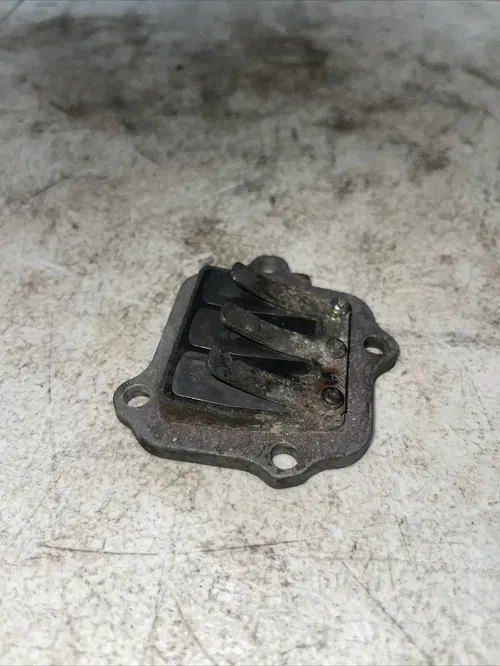 1996 YAMAHA OEM REED VALVE 300-13610-04-00