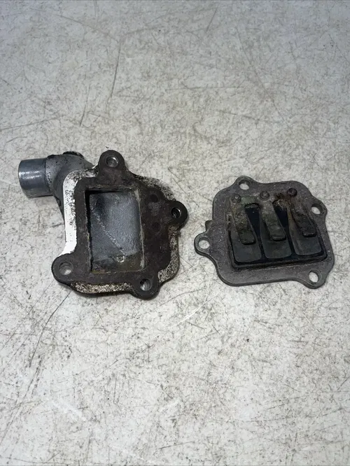 1996 YAMAHA OEM REED VALVE 300-13610-04-00