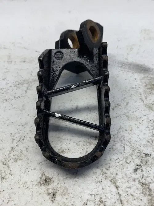 2005 Kawasaki Kx85 Foot Pegs  34028-1498-CE