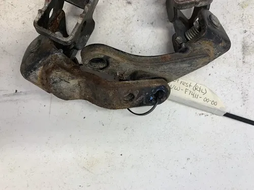 2004 Yamaha ttr225 footpegs with brackets (Rt and Left)