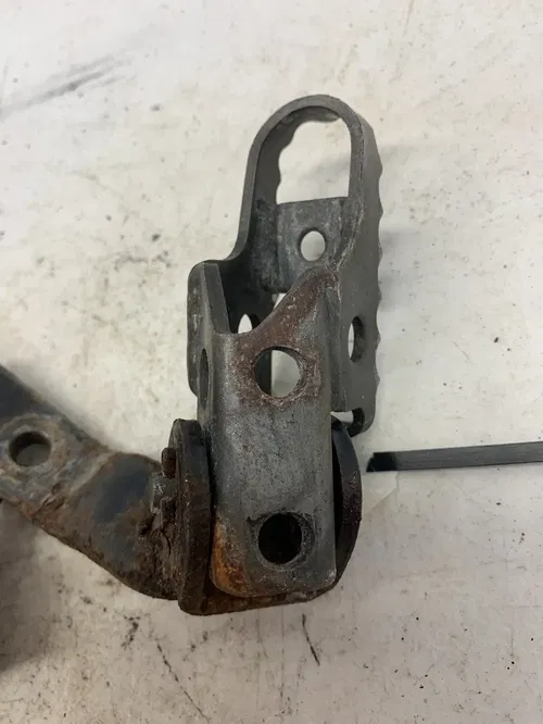 2004 Yamaha ttr225 footpegs with brackets (Rt and Left)