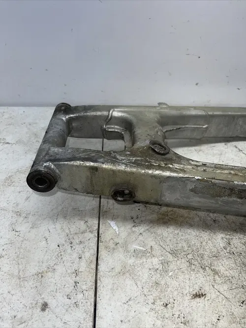 1998 HONDA XR80 SWINGARM 52100-GT9-405ZA