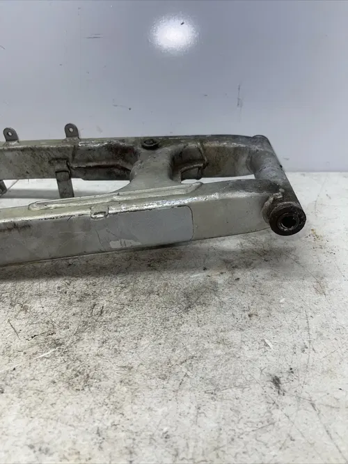 1998 HONDA XR80 SWINGARM 52100-GT9-405ZA