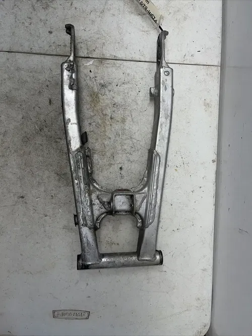 1998 HONDA XR80 SWINGARM 52100-GT9-405ZA