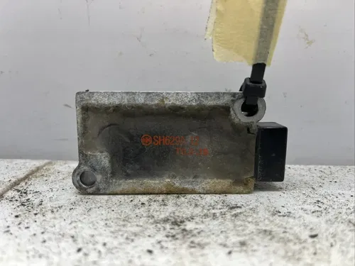 2001 Yamaha XT225 Rectifier/regulator