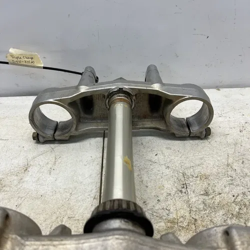 2001 Suzuki RM250 Triple Tree Steering Stem Upper Lower Fork Clamp 51410-37F20