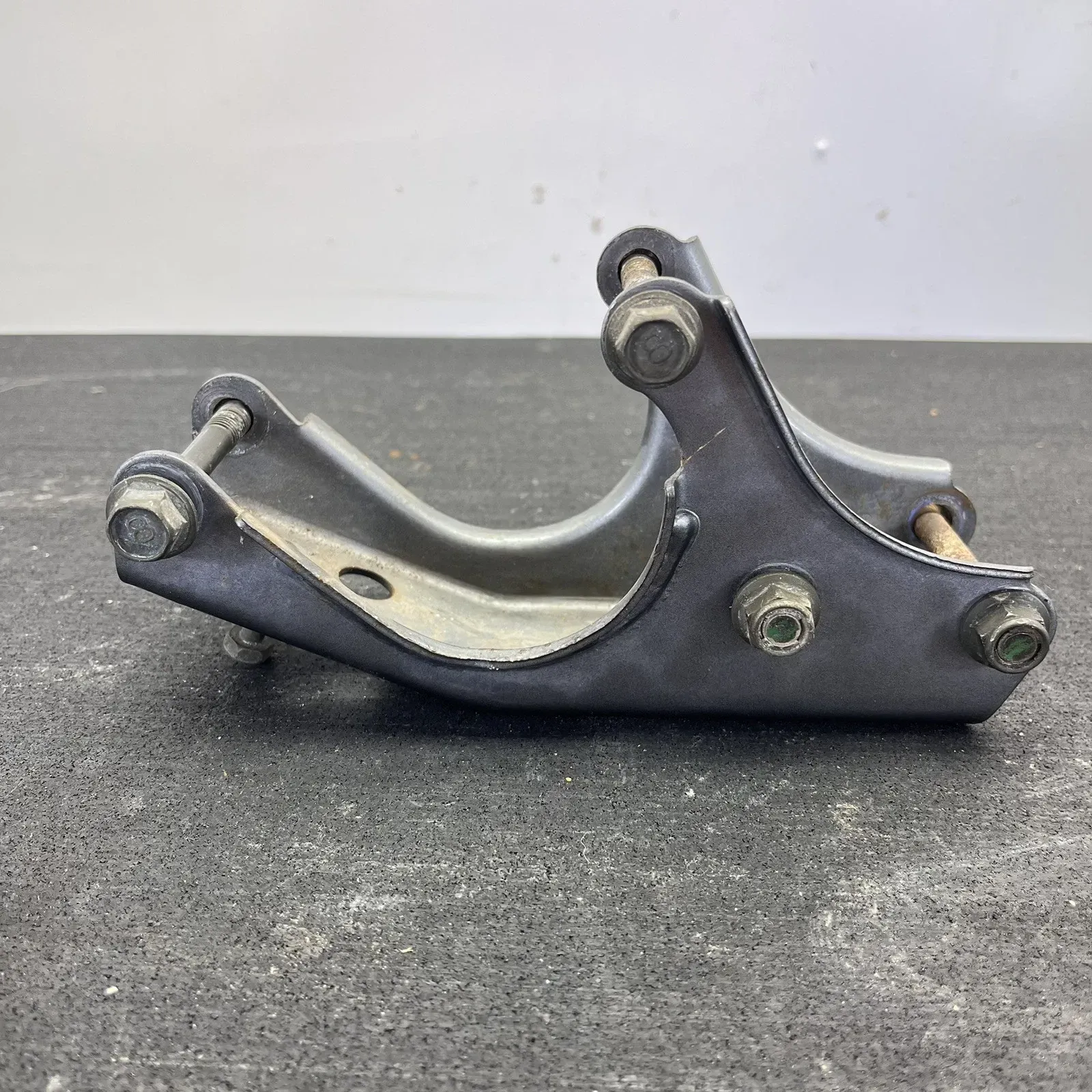 2003 Yamaha TTR225 Engine Stay Bracket Motor Cradle 3RW-21316-01-WL