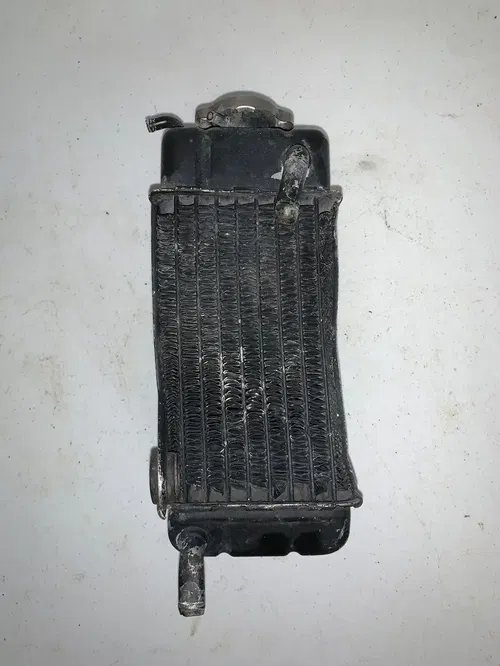 1983 Honda CR250 Rt Side Radiator OEM 19010-KA3-711