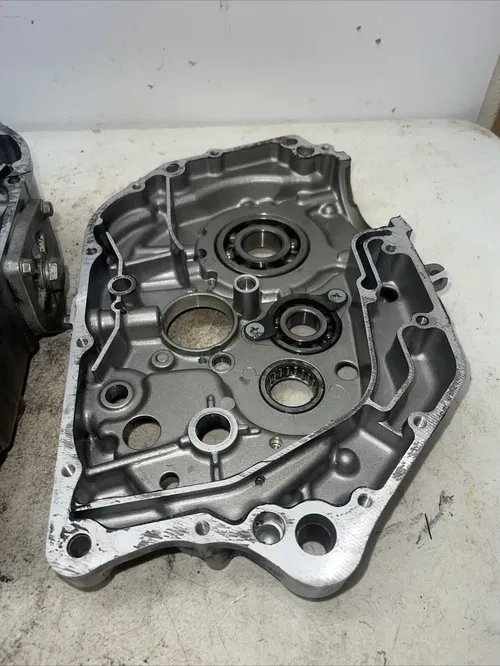 2007 SUZUKI DRZ125L OEM ENGINE CASE  MOTOR CRANKCASE