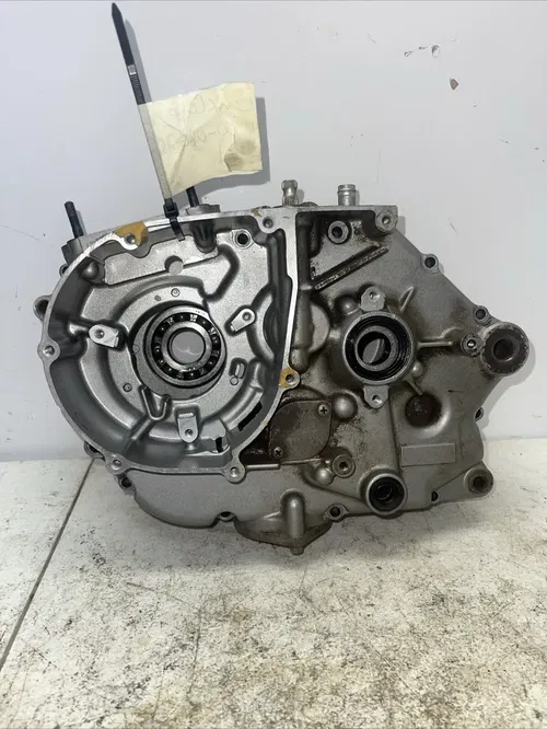 2007 SUZUKI DRZ125L OEM ENGINE CASE  MOTOR CRANKCASE