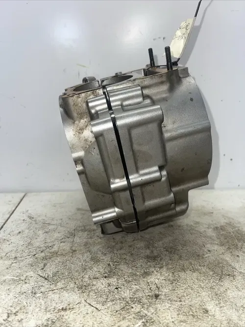 2007 SUZUKI DRZ125L OEM ENGINE CASE  MOTOR CRANKCASE