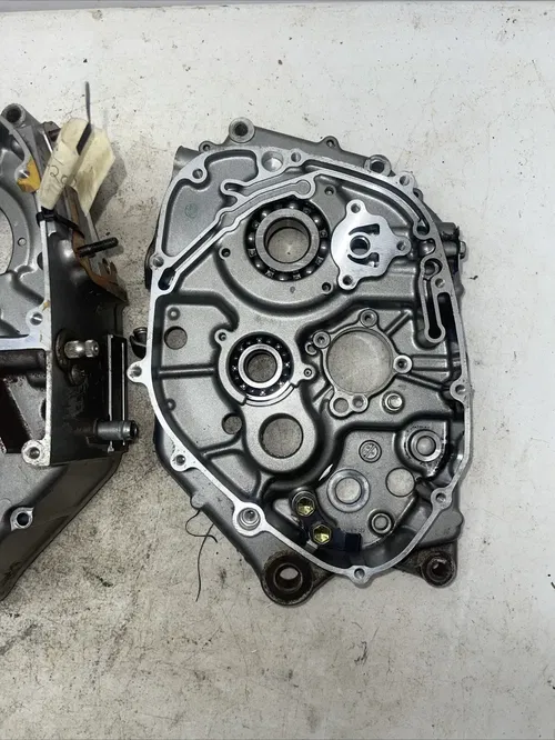 2007 SUZUKI DRZ125L OEM ENGINE CASE  MOTOR CRANKCASE