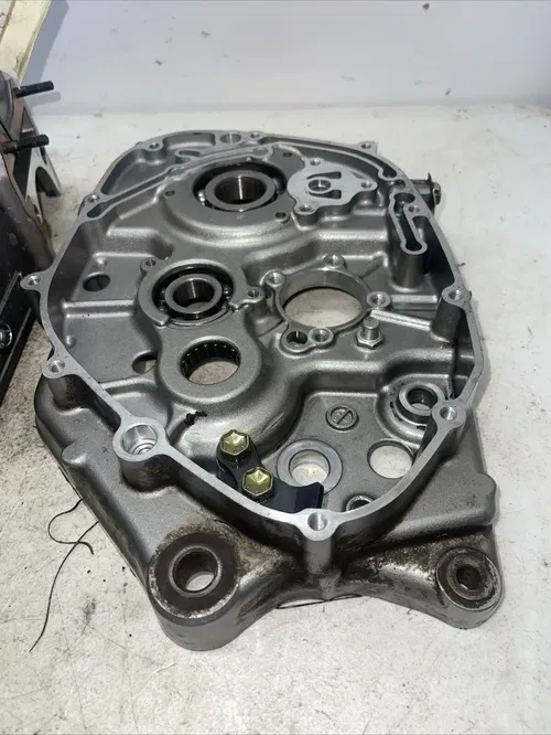 2007 SUZUKI DRZ125L OEM ENGINE CASE  MOTOR CRANKCASE