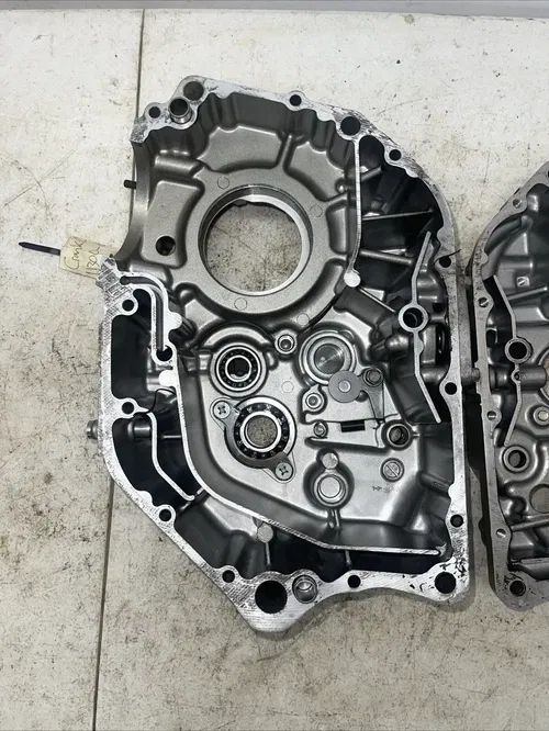2007 SUZUKI DRZ125L OEM ENGINE CASE  MOTOR CRANKCASE