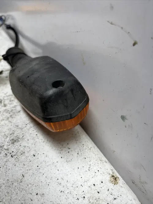 2001 Yamaha XT225 Lt Front flasher light