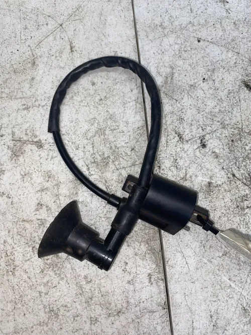 2001 POLARIS SCRAMBLER 90 OEM IGNITION COIL SPARK PLUG CAP 0450753