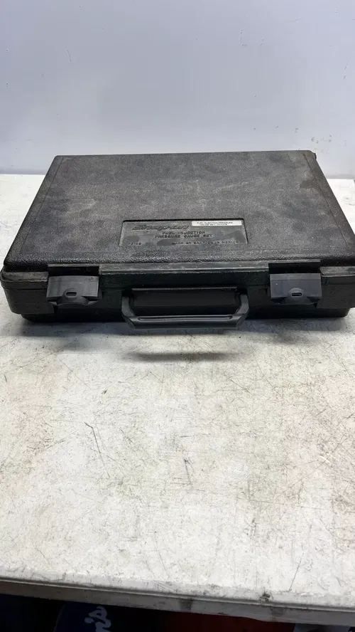 SNAP ON Fuel Injection Pressure Gauge Set MT337B *CASE ONLY*