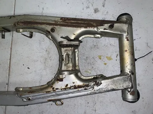1998 Honda XR200R Swing Arm 52100-KT0-870