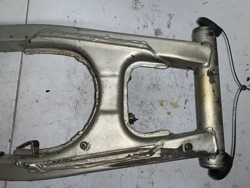 1998 Honda XR200R Swing Arm 52100-KT0-870