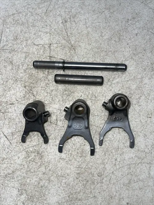 2004 YAMAHA YZ85 OEM SHIFT FORK 4ES-18511-02-00