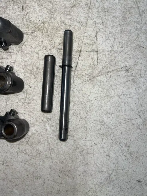 2004 YAMAHA YZ85 OEM SHIFT FORK 4ES-18511-02-00