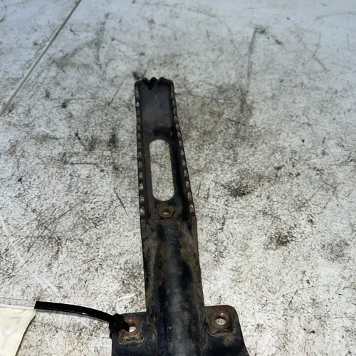 2001 Honda TRX90 Left Foot Rest Foot Pedal Bar Step 50610-HF1-670