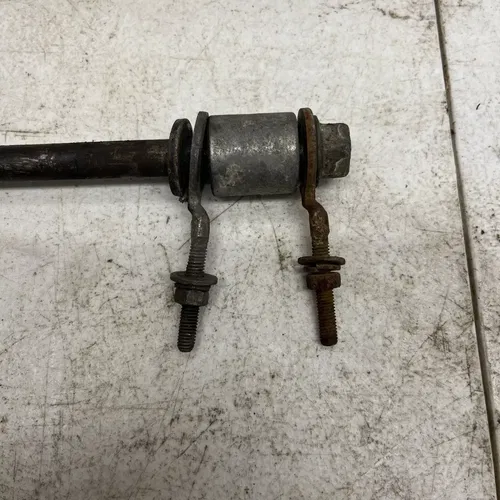 1996 YAMAHA PW80 PW 80 REAR WHEEL AXLE OEM 367-25381-01-00