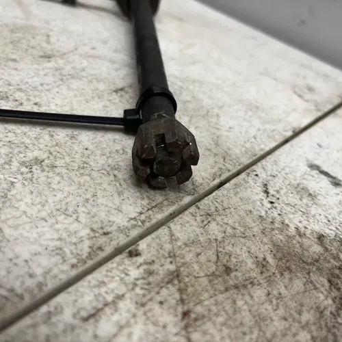 1996 YAMAHA PW80 PW 80 REAR WHEEL AXLE OEM 367-25381-01-00