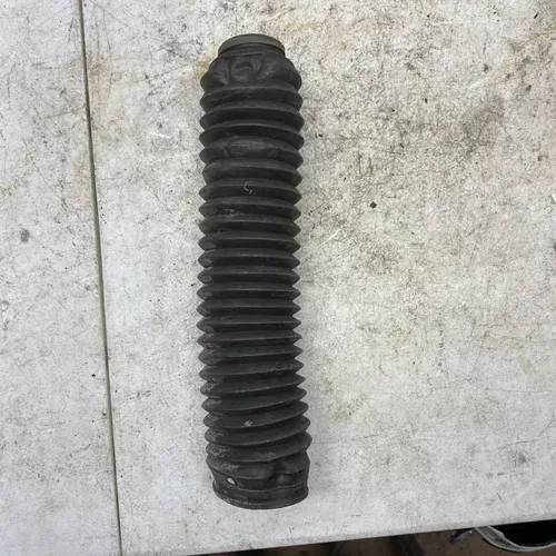2001 YAMAHA XT225 FORK BOOTS