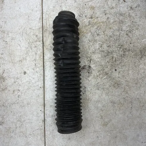 2001 YAMAHA XT225 FORK BOOTS