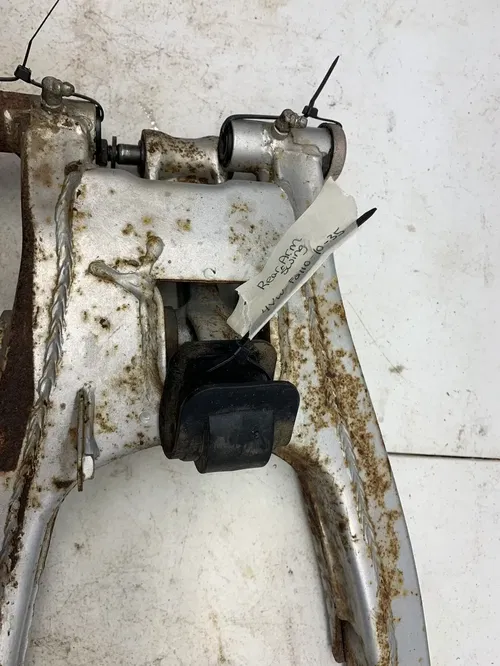 2004 Yamaha ttr225 Swing Arm 4VW-F2110-10-35