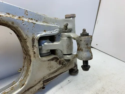 2004 Yamaha ttr225 Swing Arm 4VW-F2110-10-35