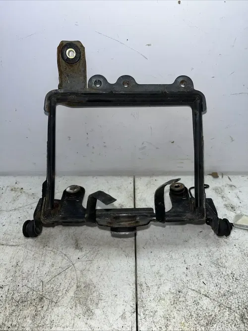 1996 Yamaha XT225 Body Bracket Headlight Cowl