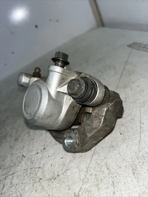 1996 Yamaha XT225 Front Brake Caliper Assy Left  2580T-11-00