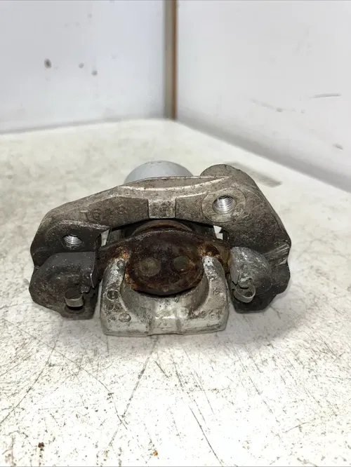 1996 Yamaha XT225 Front Brake Caliper Assy Left  2580T-11-00