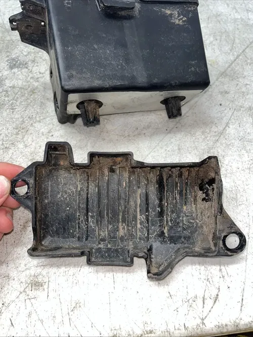 2025 Honda CRF250R Battery Box 50325-K95-AA0 50326-MKE-AF1