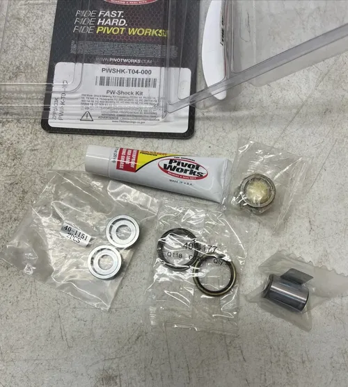 Pivot works Bearing And Seal Kit PWSHK-T04-000- Missing Pieces See All Pics